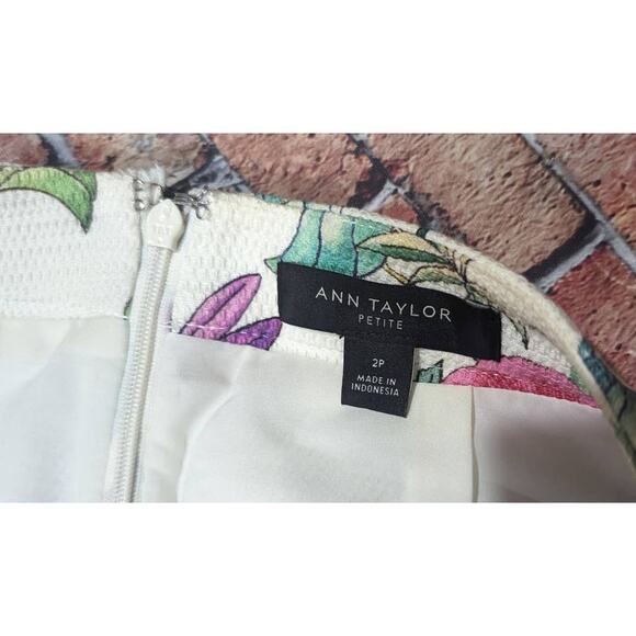 Ann Taylor Pencil Skirt Women's Size 2P Colorful Floral Tweed Below Knee Lined - Picture 5 of 6